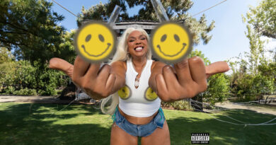 Lizzo - MY FACE HURTS FROM SMILING