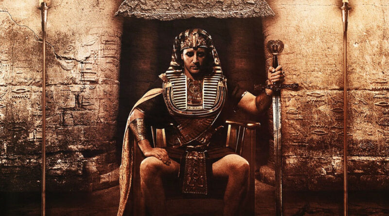 Army of the Pharaohs - Heavy Lies the Crown