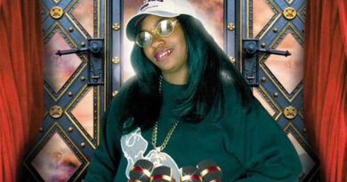 La Chat - Murder She Spoke