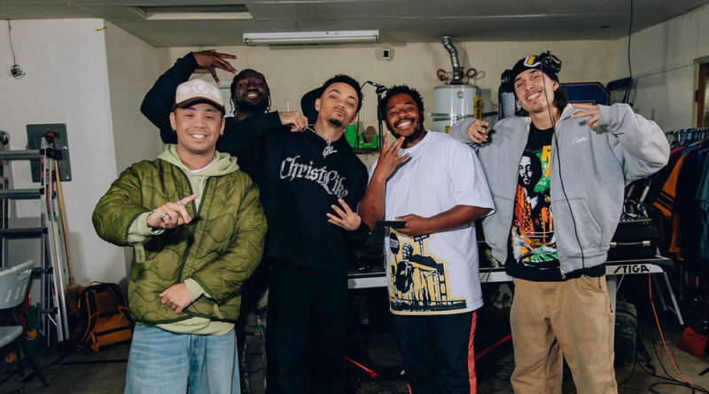 LaRussell - It Come With The Game