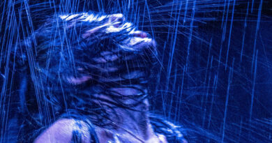 Yya & Smiley - Crash Outs