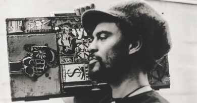 Michael Franti & Spearhead - Everyone Deserves Music