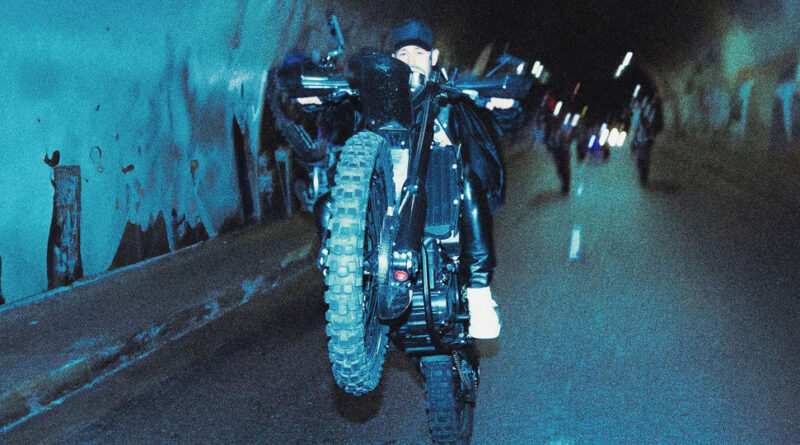 Arizona Zervas - FAST DREAMS