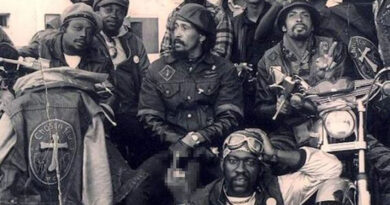 Cochise - NOBODY MOVE