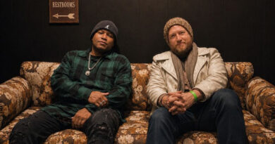 Kool Keith & Rad Brown - Weekend Fever